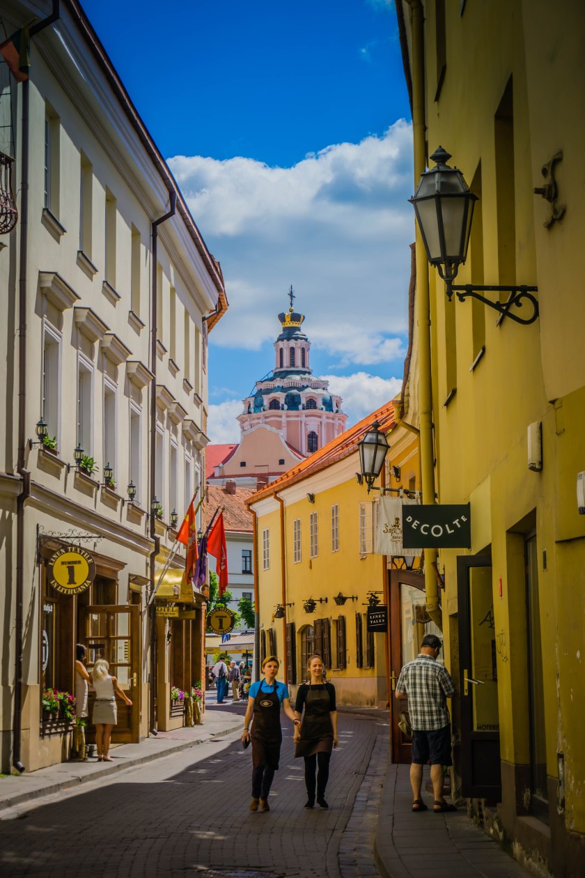 old-town-vilnius-lithuania-side-street